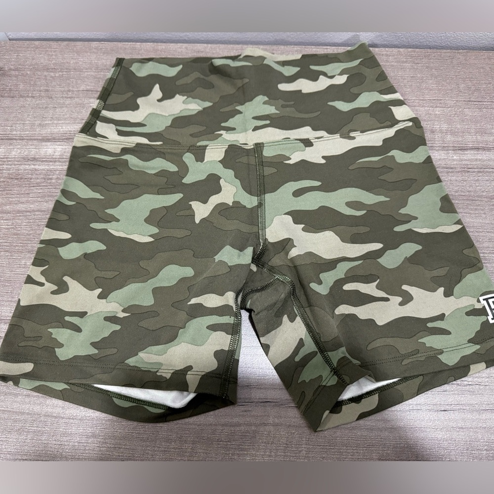 PINK Ultimate Bike Short Camo size MEDIUM